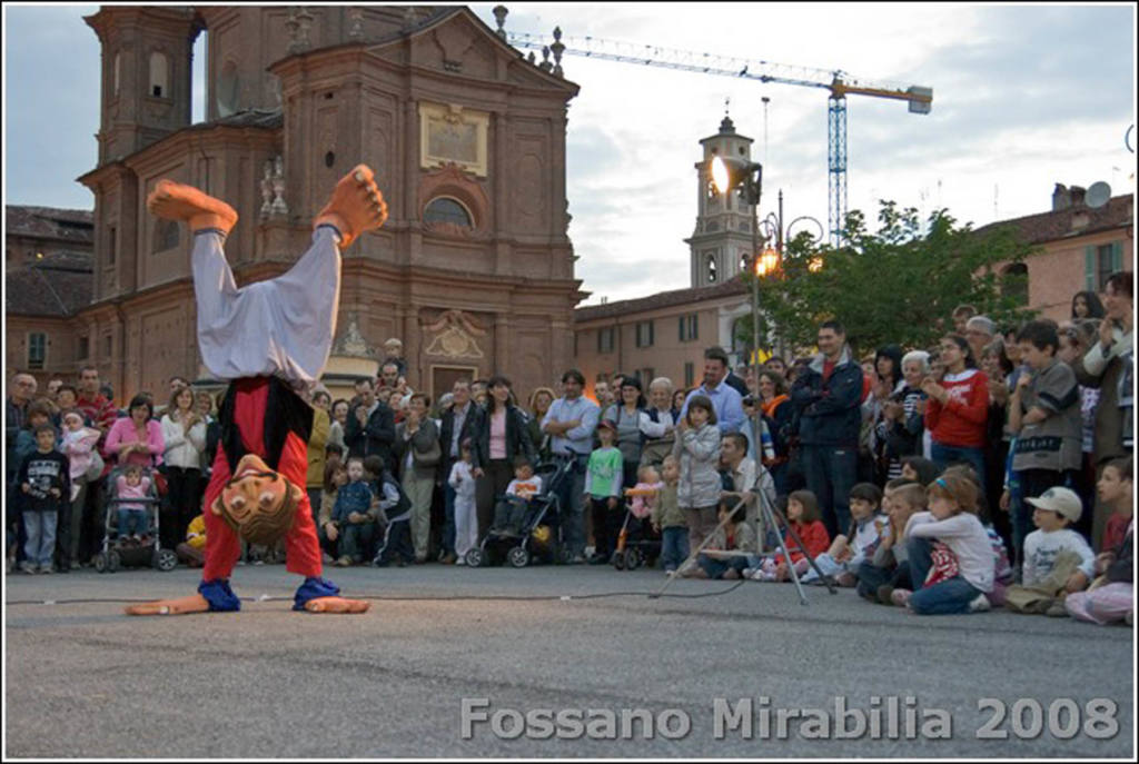 Girovago & Rondella family theater - c Mirabilia 2008