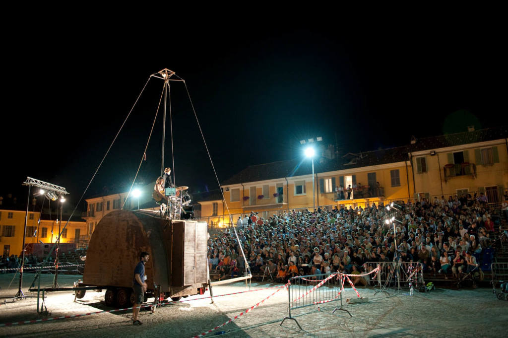 Circ Panic - La caravana passa - Festival Mirabilia 2010 - ph Andrea Macchia