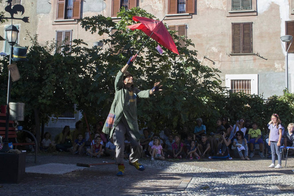 Eccentrici Dadarò - ClosciArt - Festival Mirabilia 2017