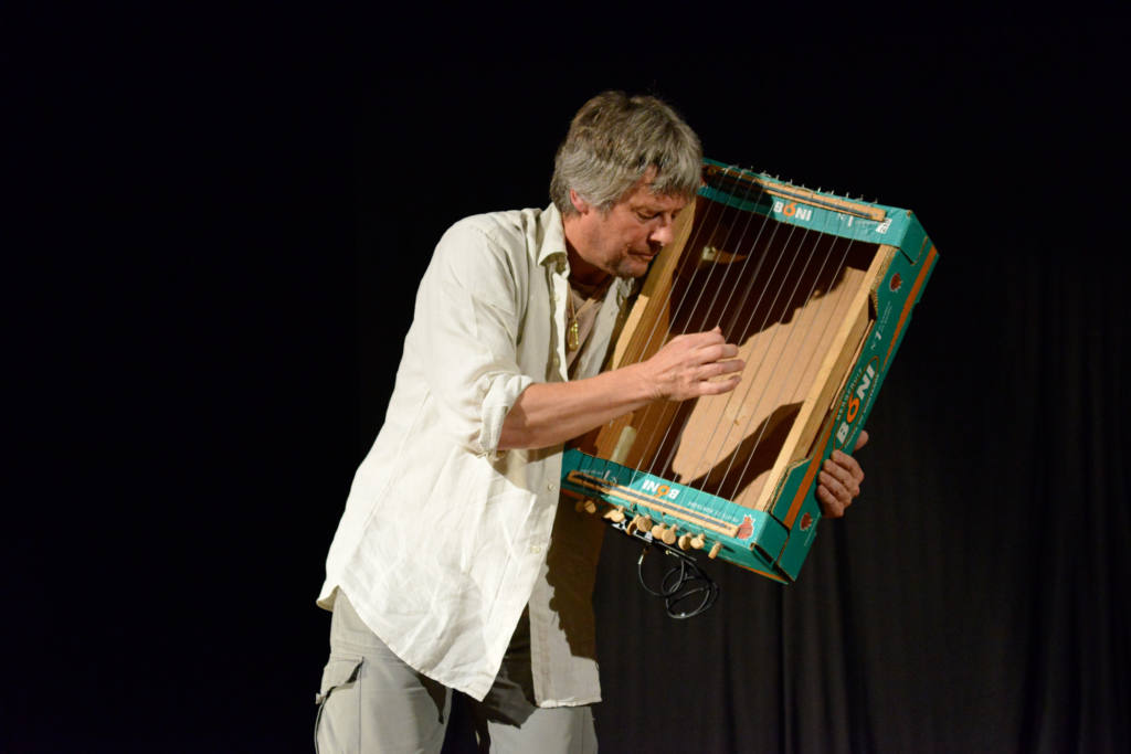 Max Vandervorst - Orchestra di carta - Festival Mirabilia 2017 - ph Melisa Stein