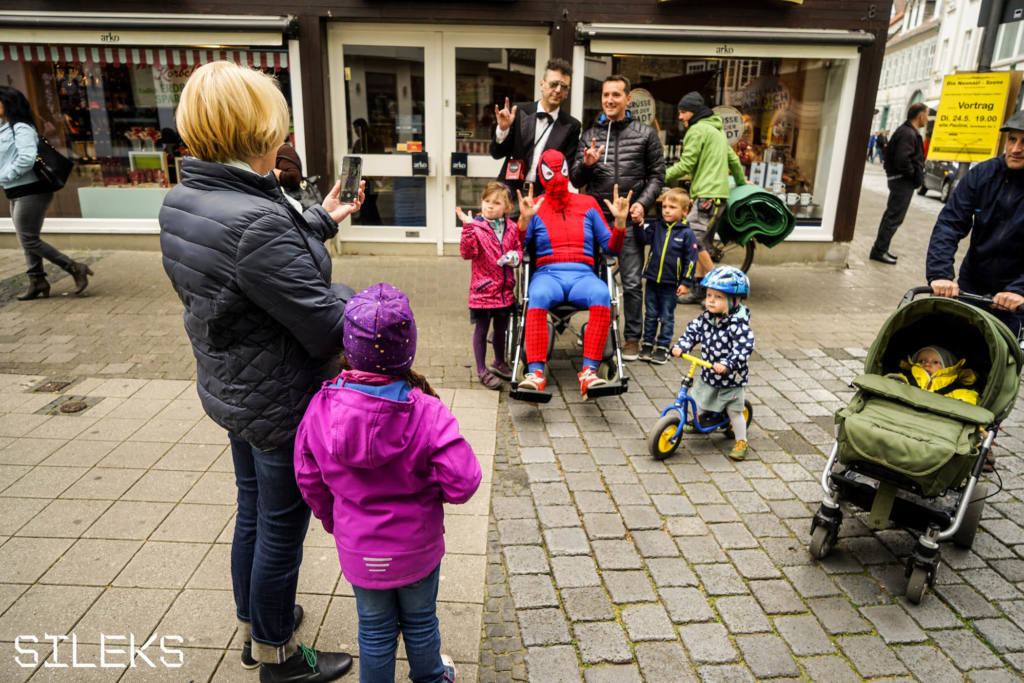 Tony Clifton Circus - Spiderman is back in Town - Festival Mirabilia 2017