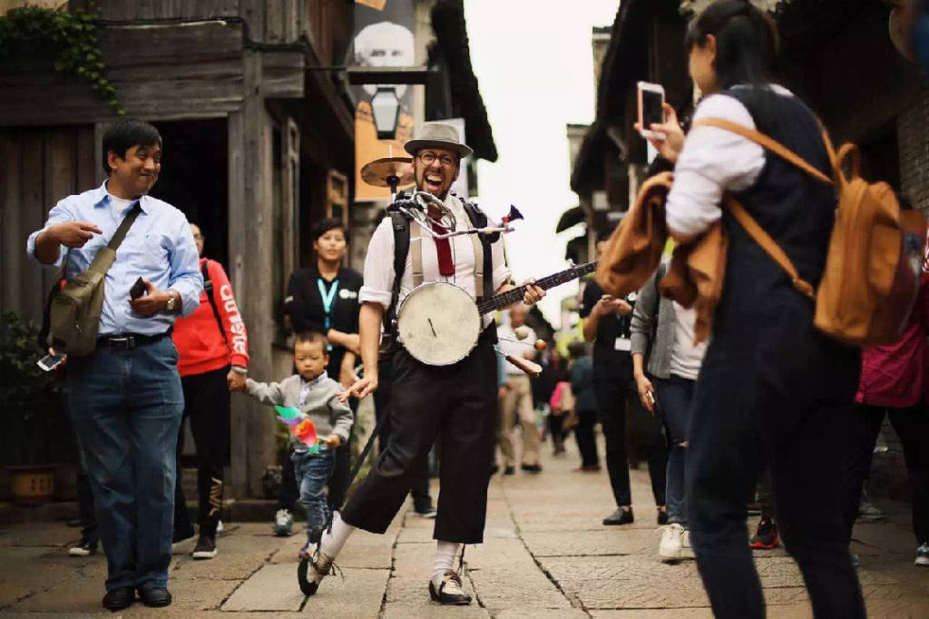 GALIRO’S ECCENTRIC ONE MAN BAND - Poom-Cha - Festival Mirabilia 2018 - ph Artbirds