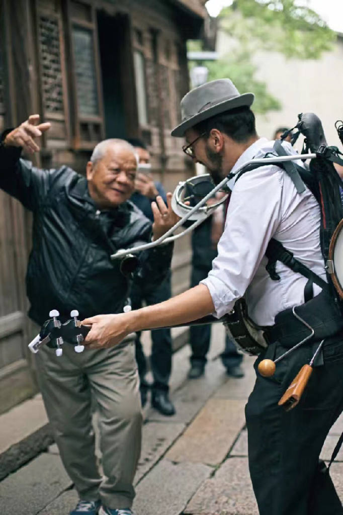 GALIRO’S ECCENTRIC ONE MAN BAND - Poom-Cha - Festival Mirabilia 2018 - ph Artbirds